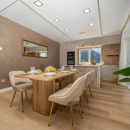 דירה Penthouse Golden View With Private Jacuzzi And 100m2 Terrace - Exklusiv מאקרסקה